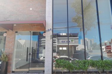 Sal&atilde;o Comercial para alugar - 157m&sup2; - Centro