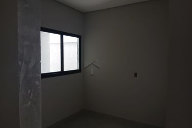 Casa &agrave; venda - 70m&sup2; - Lote Grande