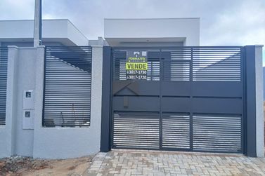 Casa &agrave; venda - 70m&sup2; - Lote Grande