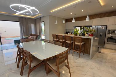 Casa &agrave; venda - 425m&sup2; - Condom&iacute;nio Residencial Villa Firenze