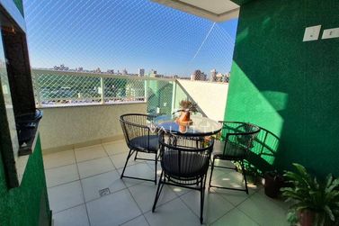Apartamento &agrave; venda - 131m&sup2; - Edif&iacute;cio Residencial Esmeralda