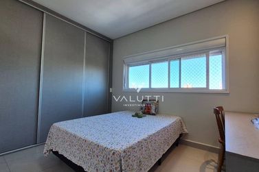 Apartamento &agrave; venda - 131m&sup2; - Edif&iacute;cio Residencial Esmeralda
