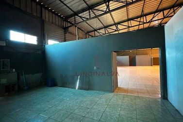 Sal&atilde;o Comercial para alugar - 960m&sup2; - Distrito Industrial