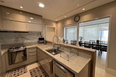 Sobrado &agrave; venda - 495m&sup2; - Condom&iacute;nio Arco de Paris