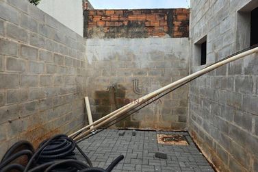 Sal&atilde;o Comercial para alugar - 300m&sup2; - Jardim Ip&ecirc; III