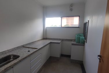 Sala Comercial &agrave; venda - 839m&sup2; - Centro