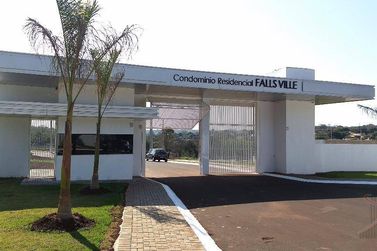 Terreno &agrave; venda - 360m&sup2; - Condominio Residencial Falls Ville