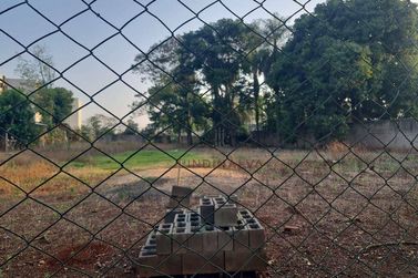 Terreno &agrave; venda - 1800m&sup2; - Centro