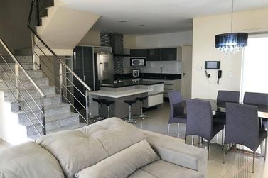 Sobrado &agrave; venda - 144m&sup2; - Jardim Igua&ccedil;u
