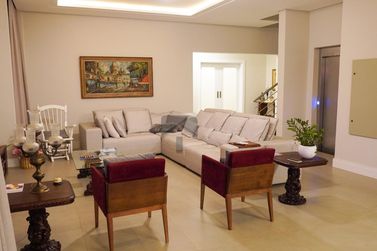 Casa &agrave; venda - 670m&sup2; - Tr&ecirc;s Fronteiras