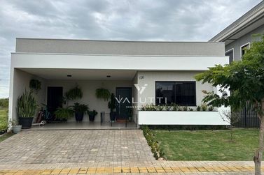 Casa &agrave; venda - 150m&sup2; - Condom&iacute;nio Residencial Igua&ccedil;u