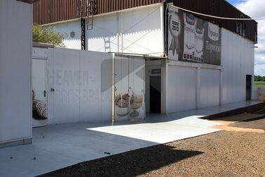Ch&aacute;cara &agrave; venda - 1200m&sup2; - Lote Grande