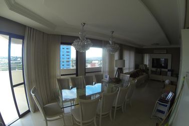 Apartamento &agrave; venda - 256m&sup2; - Centro