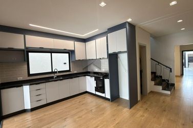 Sobrado para alugar - 240m&sup2; - Yolanda
