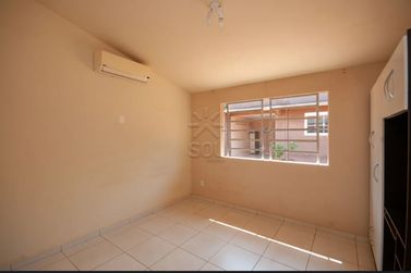 Casa &agrave; venda - 100m&sup2; - Yolanda