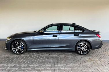 BMW 330e