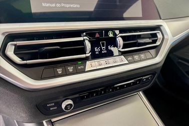 BMW 330e