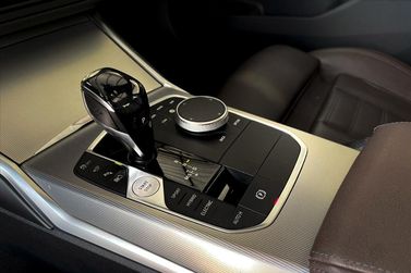 BMW 330e
