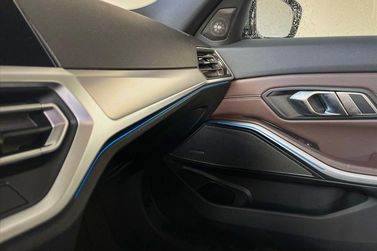 BMW 330e