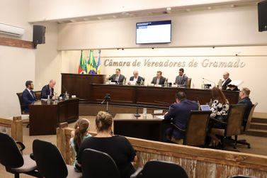 Câmara de Gramado realiza sessão solene de instalação com presença do prefeito