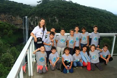 Bondinhos Aéreos de Canela recebe 300 crianças no Dia Nacional da Alegria