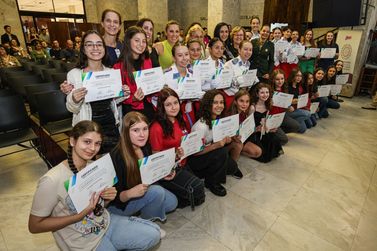 Duas alunas de Nova Petrópolis são reconhecidas com o prêmio Meninas Olímpicas