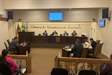 PLC que ajusta regime jurídico único dos servidores é aprovado em Gramado