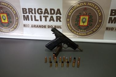 BM de Canela prende dupla por porte ilegal de arma de fogo e receptação