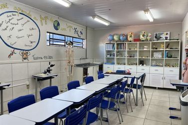Escola Dante Bertoluci, do município de Canela, recebe laboratório de ciências