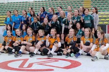 Torneio de Vôlei Infantil Feminino reuniu dez equipes do Perinão, em Gramado