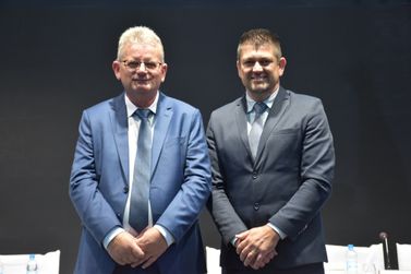 Prefeito Daniel e vice-prefeito Alexandre s&atilde;o empossados em Nova Petr&oacute;polis