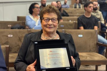Diva Masotti recebe t&iacute;tulo de Mulher Cidad&atilde; por trajet&oacute;ria pioneira em Gramado