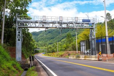 Governo do Estado prev&ecirc; instala&ccedil;&atilde;o de 12 novos ped&aacute;gios Free Flow na regi&atilde;o