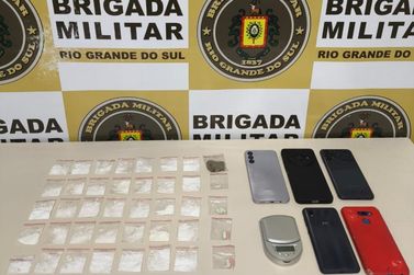 Brigada Militar de Nova Petr&oacute;polis prende casal com 35 por&ccedil;&otilde;es de coca&iacute;na