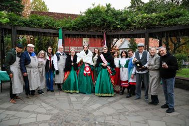 35&ordf; Festa da Col&ocirc;nia de Gramado tem desfile de carretas, fil&oacute; e encontro de soberanas