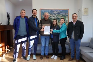 Administra&ccedil;&atilde;o Municipal e Associa&ccedil;&atilde;o Futsal Nova Petr&oacute;polis firmam termo de colabora&ccedil;&atilde;o