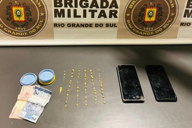 Brigada Militar prende dupla com 60 pedras de crack em Canela