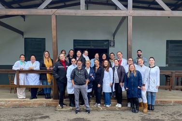 Interioriza&ccedil;&atilde;o da Sa&uacute;de leva atendimento m&eacute;dico e preventivo &agrave; Linha Moreira, em Gramado
