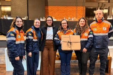 Defesa Civil de Gramado recebe doa&ccedil;&atilde;o de equipamento Starlink para viatura operacional