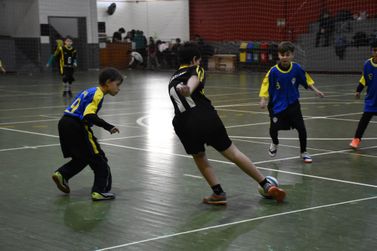 Alunos de Nova Petr&oacute;polis participam da etapa de futsal da XVIII Olimp&iacute;ada Escolar