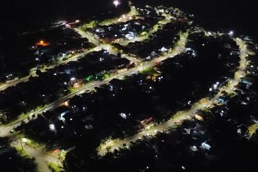 Prefeitura de Gramado conclui instala&ccedil;&atilde;o da nova ilumina&ccedil;&atilde;o em LED no bairro Jardim