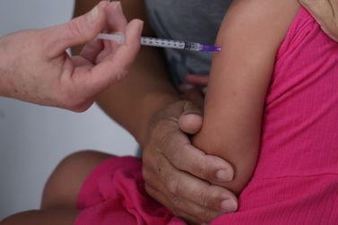 Confira o esquema de aplica&ccedil;&atilde;o da vacina Pneumo 20 para beb&ecirc;s e crian&ccedil;as em Canela