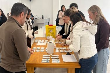 Dentistas da rede municipal de Gramado se capacitam para aplica&ccedil;&atilde;o de testes r&aacute;pidos