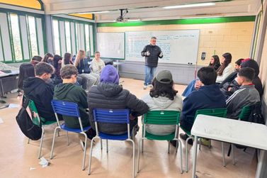 Escolas de Gramado realizam rodas de conversa sobre preven&ccedil;&atilde;o ao &aacute;lcool e drogas