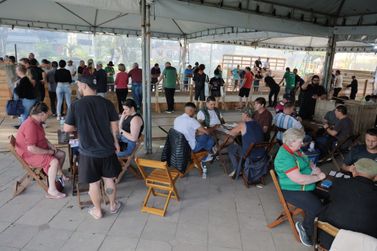 Jogos Coloniais re&uacute;nem competidores e levam a tradi&ccedil;&atilde;o do interior para o Centro de Canela