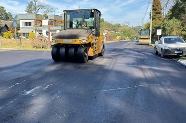 Obras de infraestrutura avan&ccedil;am com recapeamento e novas pavimenta&ccedil;&otilde;es em Gramado