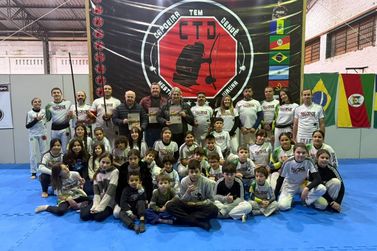 Nestor e Luia visitam projeto de Capoeira e recebem homenagem por apoio ao esporte