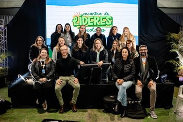 Sicredi Pioneira promove encontro com estudantes e educadores sobre lideran&ccedil;as escolares
