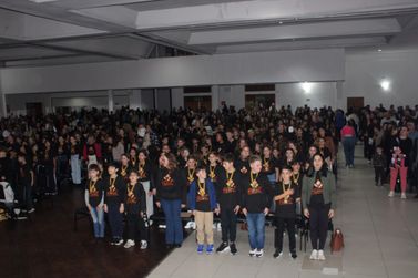 Brigada Militar realiza formatura de estudantes do PROERD no munic&iacute;pio de Gramado