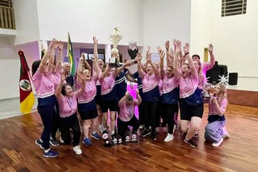 Lazer de Picada Caf&eacute; conquista o t&iacute;tulo da Copa Unidas pela Amizade de Bol&atilde;o Feminino